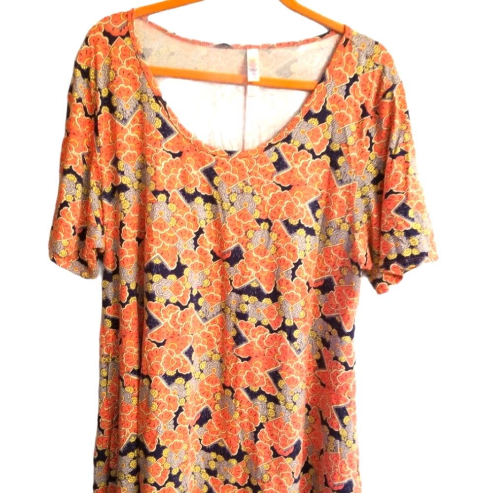 LuLaRoe Classic Tshirt Stretchy 2XL